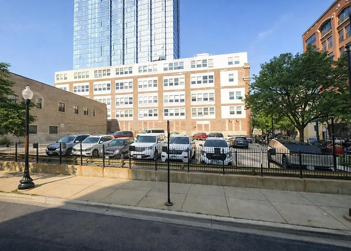 Mccormick Place With Optional Parking And Sleeps Up To 4 * Chicago